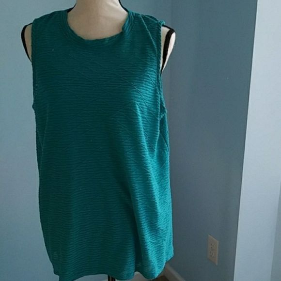 AB Studio xl sleeveless top with liner green - Picture 2 of 5